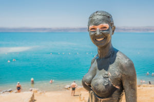 Gesundheitsanwendung am Toten Meer